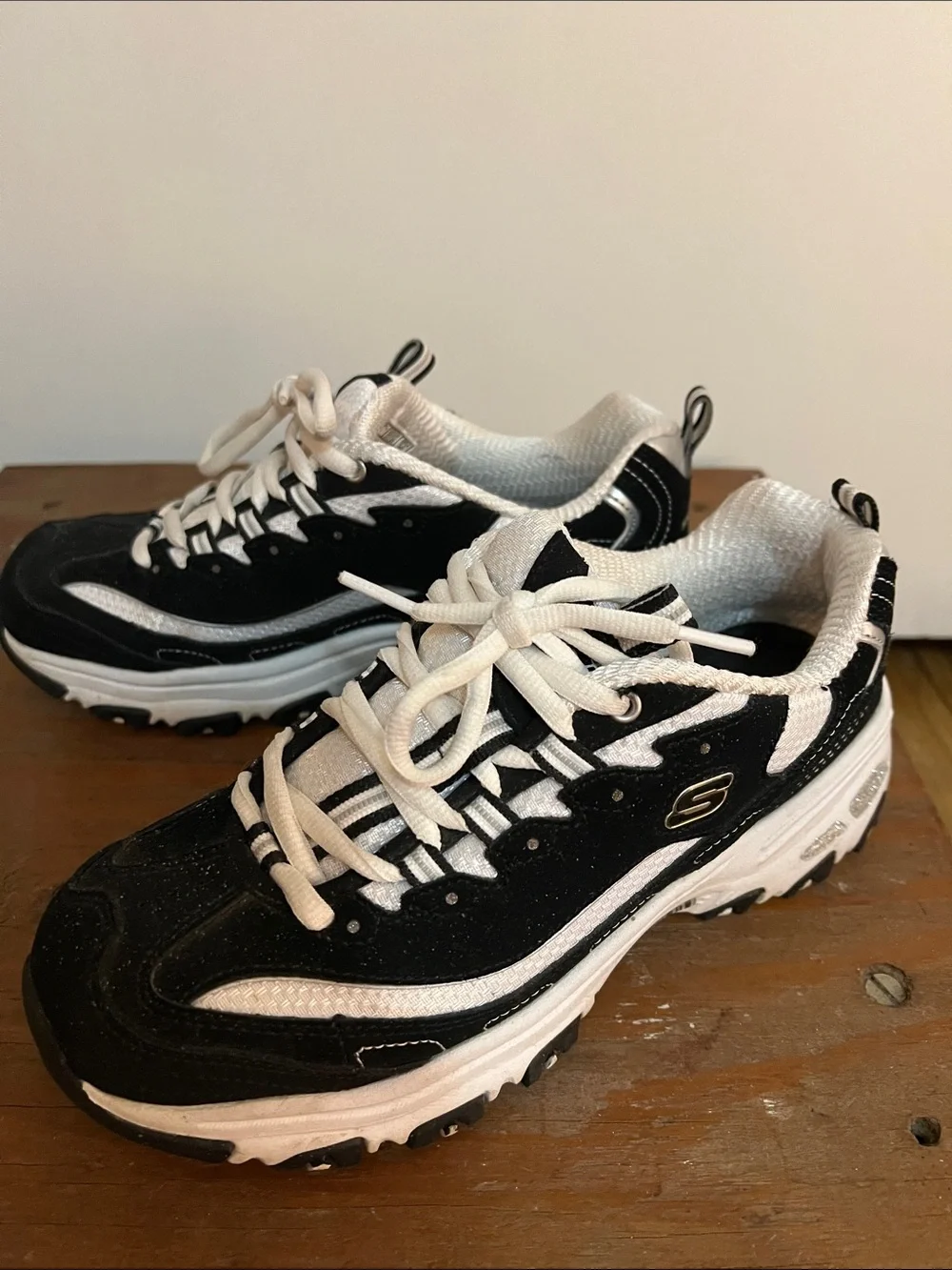 Women’s Skechers Black and White Lace-Up Memory Foam Sneakers Air Cooled